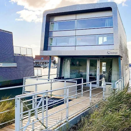 Holiday home Swanky In Hemmet With Sauna *